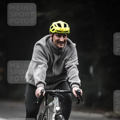 13.09.2026 - Stadtparktriathlon H.Heesch http://msf.ph/oto/10357220 13.09.2026 09:51:48 Radfahren 213, 247, 258, 264, 287, 296, 300, 333 meine-sportfotos.de