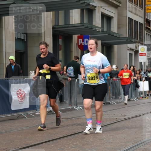 13.09.2026 - 21. swb-Marathon Bremen Strokosch-Dieckow http://msf.ph/oto/10357226 13.09.2026 11:17:41 Ziel 10137, 10713, 11367, 11482, 11808, 11829, 11932, 11943, 12023, 12226, 12321, 12373, 10472, 10756, 10979, 11709, 12292, 12334 meine-sportfotos.de