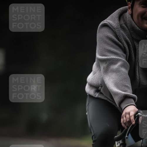 13.09.2026 - Stadtparktriathlon H.Heesch http://msf.ph/oto/10357234 13.09.2026 09:51:48 Radfahren 213, 247, 258, 264, 287, 296, 300, 333 meine-sportfotos.de