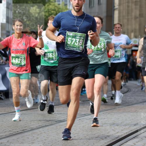 13.09.2026 - 21. swb-Marathon Bremen Strokosch-Dieckow http://msf.ph/oto/10357237 13.09.2026 13:37:22 Ziel 950, 1285, 1641, 1849, 1854, 1991, 2241, 2275, 2531, 2930, 3122, 3732, 3787, 3894, 3909, 4261, 4410, 4448, 4932, 4947, 5236, 5355, 5547, 5577, 6046, 6056, 6269, 6408, 6431, 6629, 6961, 7006, 7046, 7398, 7445, 7937, 8034, 8268, 8443, 8458, 8839, 9140, 9310, 9317, 9331, 9415, 9589, 9840, 13077, 270, 391, 448, 3323, 3804, 4155, 4300, 4433, 4628, 5738, 6804, 6911, 7003, 7074, 8380, 8439, 8553, 8674, 8748, 9441, 10062, 10106 meine-sportfotos.de