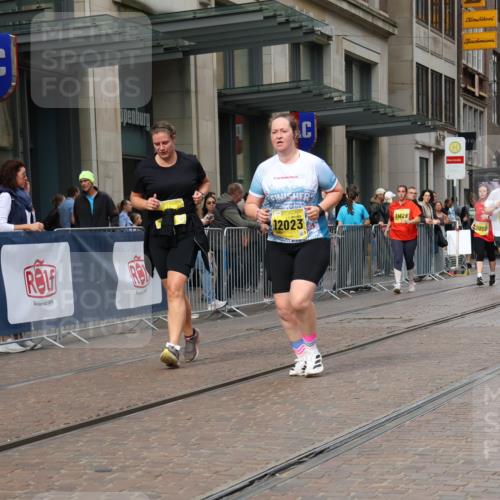 13.09.2026 - 21. swb-Marathon Bremen Strokosch-Dieckow http://msf.ph/oto/10357243 13.09.2026 11:17:42 Ziel 10137, 10713, 11367, 11482, 11808, 11829, 11932, 11943, 12023, 12226, 12321, 12373, 10472, 10756, 10979, 11709, 11932, 12226, 12292, 12334 meine-sportfotos.de