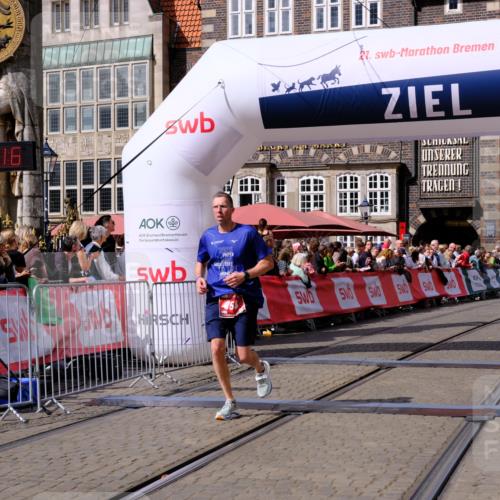 13.09.2026 - 21. swb-Marathon Bremen Tim E. http://msf.ph/oto/10357257 13.09.2026 12:52:05 Ziel 482, 943, 1126 meine-sportfotos.de