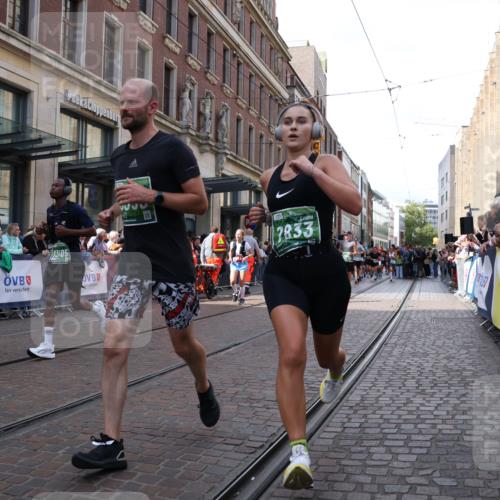 13.09.2026 - 21. swb-Marathon Bremen Strokosch-Dieckow http://msf.ph/oto/10357261 13.09.2026 13:34:28 Ziel 489, 1210, 1395, 1871, 1967, 2413, 2525, 2561, 2755, 2831, 3052, 3058, 3181, 3217, 3353, 3380, 3388, 3765, 3768, 3842, 4537, 5378, 5415, 5488, 5684, 5694, 5760, 6085, 6128, 6168, 6244, 6627, 6655, 6756, 7443, 7462, 7833, 8155, 8182, 8453, 8493, 8515, 8552, 8623, 8683, 9038, 9751, 9788, 9820, 13180, 682, 784, 809, 911, 1307, 1364, 2215, 2355, 2464, 3029, 3068, 3162, 3214, 3318, 3409, 3632, 3636, 3890, 4112, 4616, 5147, 5265, 5489, 5566, 5768, 5852 meine-sportfotos.de
