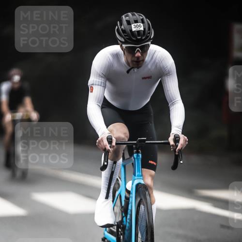 13.09.2026 - Stadtparktriathlon H.Heesch http://msf.ph/oto/10357355 13.09.2026 09:51:55 Radfahren 220, 258, 300, 311, 333, 336 meine-sportfotos.de