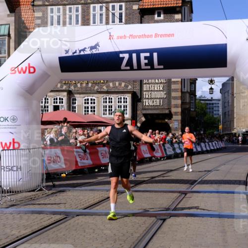 13.09.2026 - 21. swb-Marathon Bremen Tim E. http://msf.ph/oto/10357383 13.09.2026 12:52:36 Ziel 959, 1357, 1507 meine-sportfotos.de