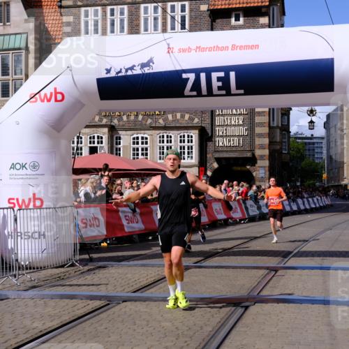 13.09.2026 - 21. swb-Marathon Bremen Tim E. http://msf.ph/oto/10357397 13.09.2026 12:52:36 Ziel 959, 1357, 1507 meine-sportfotos.de