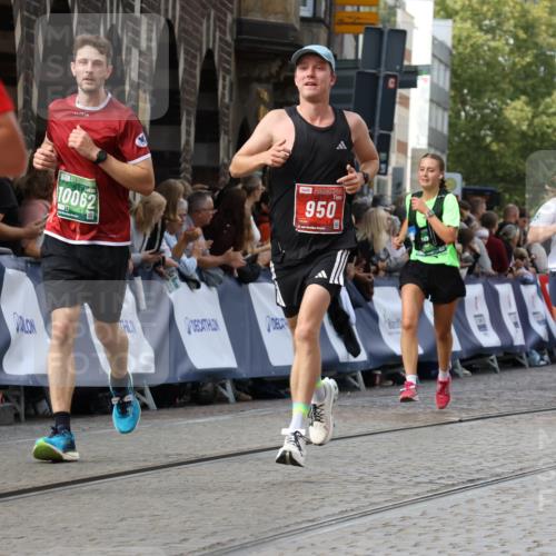 13.09.2026 - 21. swb-Marathon Bremen Strokosch-Dieckow http://msf.ph/oto/10357431 13.09.2026 13:37:30 Ziel 950, 1180, 1285, 1854, 1991, 2241, 2531, 2930, 3333, 3732, 3894, 3909, 4410, 4448, 4932, 4947, 5547, 5577, 5612, 6046, 6431, 6629, 6904, 6947, 6961, 7006, 7445, 7571, 7937, 8268, 8443, 8458, 9140, 9310, 9317, 9415, 9701, 9840, 13077, 3804, 4155, 4300, 4433, 5624, 5783, 5784, 6032, 6596, 6795, 6804, 6911, 7003, 7635, 8315, 8316, 8380, 8674, 9099, 9441, 10062 meine-sportfotos.de