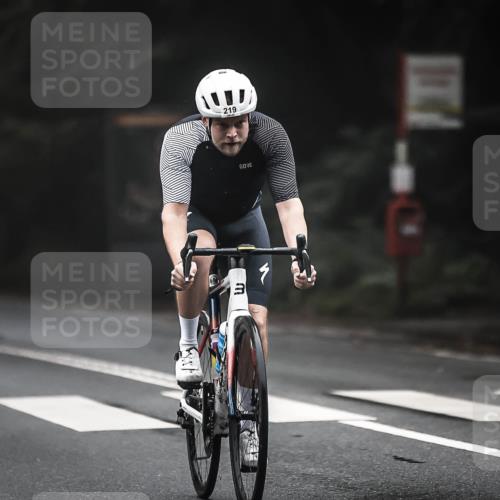 13.09.2026 - Stadtparktriathlon H.Heesch http://msf.ph/oto/10357457 13.09.2026 09:52:20 Radfahren 219, 304, 324 meine-sportfotos.de
