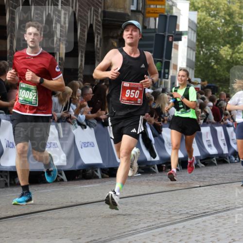 13.09.2026 - 21. swb-Marathon Bremen Strokosch-Dieckow http://msf.ph/oto/10357459 13.09.2026 13:37:30 Ziel 950, 1180, 1285, 1854, 1991, 2241, 2531, 2930, 3333, 3732, 3894, 3909, 4410, 4448, 4932, 4947, 5547, 5577, 5612, 6046, 6431, 6629, 6904, 6947, 6961, 7006, 7445, 7571, 7937, 8268, 8443, 8458, 9140, 9310, 9317, 9415, 9701, 9840, 13077, 3804, 4155, 4300, 4433, 5624, 5783, 5784, 6032, 6596, 6795, 6804, 6911, 7003, 7635, 8315, 8316, 8380, 8674, 9099, 9441, 10062 meine-sportfotos.de