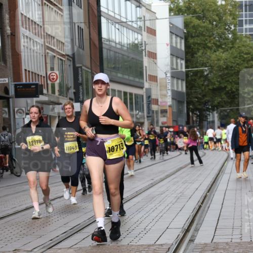 13.09.2026 - 21. swb-Marathon Bremen Strokosch-Dieckow http://msf.ph/oto/10357476 13.09.2026 11:17:53 Ziel 10191, 10192, 10459, 10513, 10651, 10713, 11482, 11808, 11829, 11943, 12177, 12178, 10137, 10756, 11367, 11932, 12023, 12226, 12292, 12321, 12373 meine-sportfotos.de
