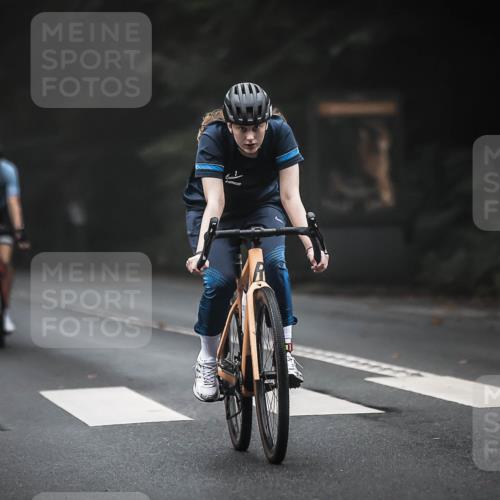 13.09.2026 - Stadtparktriathlon H.Heesch http://msf.ph/oto/10357480 13.09.2026 09:52:22 Radfahren 219, 304, 324 meine-sportfotos.de