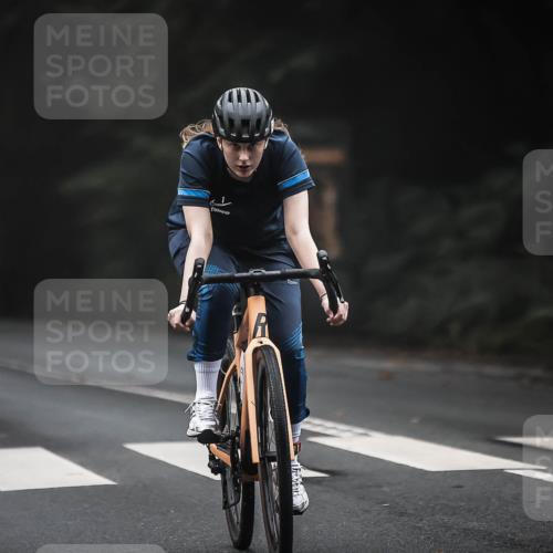 13.09.2026 - Stadtparktriathlon H.Heesch http://msf.ph/oto/10357489 13.09.2026 09:52:22 Radfahren 219, 304, 324 meine-sportfotos.de