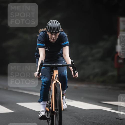 13.09.2026 - Stadtparktriathlon H.Heesch http://msf.ph/oto/10357493 13.09.2026 09:52:22 Radfahren 219, 304, 324 meine-sportfotos.de