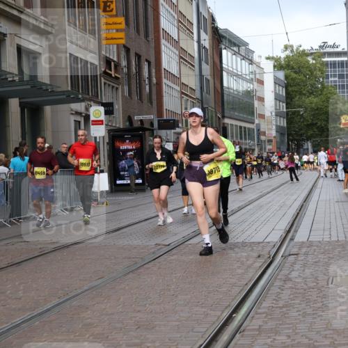 13.09.2026 - 21. swb-Marathon Bremen Strokosch-Dieckow http://msf.ph/oto/10357495 13.09.2026 11:17:54 Ziel 10191, 10192, 10459, 10513, 10651, 10713, 11482, 11808, 11829, 11943, 12177, 12178, 10137, 10756, 11367, 11932, 12023, 12226, 12292, 12321, 12373 meine-sportfotos.de