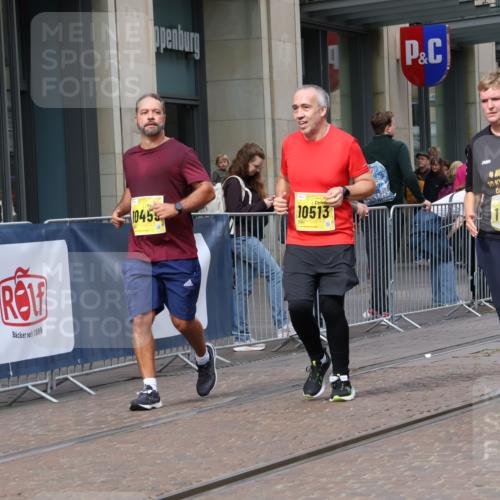 13.09.2026 - 21. swb-Marathon Bremen Strokosch-Dieckow http://msf.ph/oto/10357513 13.09.2026 11:17:57 Ziel 10191, 10192, 10459, 10513, 10535, 10651, 10713, 10895, 11482, 11808, 11829, 11943, 12177, 12178, 10137, 10713, 10756, 11367, 11932, 12023, 12226, 12292, 12321, 12373 meine-sportfotos.de