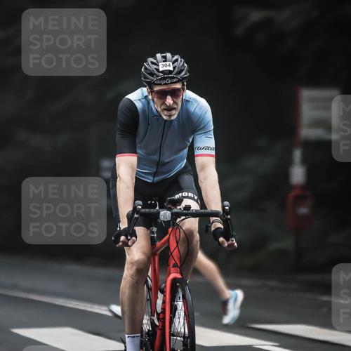 13.09.2026 - Stadtparktriathlon H.Heesch http://msf.ph/oto/10357525 13.09.2026 09:52:24 Radfahren 219, 304, 324 meine-sportfotos.de