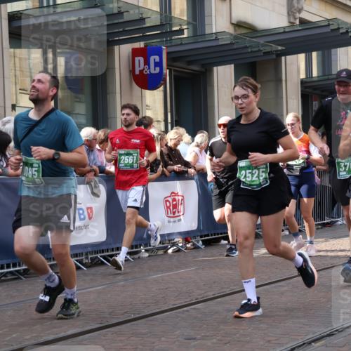13.09.2026 - 21. swb-Marathon Bremen Strokosch-Dieckow http://msf.ph/oto/10357535 13.09.2026 13:34:35 Ziel 489, 1210, 1967, 2413, 2430, 2525, 2561, 2755, 3181, 3217, 3353, 3380, 3765, 3768, 3842, 4487, 5125, 5378, 5415, 5647, 5684, 6085, 6128, 6168, 6244, 6403, 6627, 6655, 6756, 7123, 7405, 7443, 7462, 7750, 8155, 8182, 8493, 8515, 8552, 8623, 8683, 9038, 9788, 9820, 13017, 13018, 13051, 13060, 13180, 682, 784, 809, 911, 1307, 1395, 1871, 2215, 2831, 3029, 3052, 3058, 3068, 3214, 3318, 3388, 3409, 3636, 3890, 4112, 4537, 4616, 5147, 5378, 5488, 5566, 5694, 5760, 5852 meine-sportfotos.de