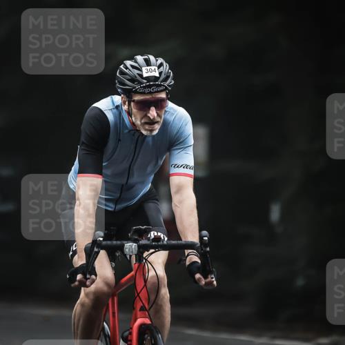 13.09.2026 - Stadtparktriathlon H.Heesch http://msf.ph/oto/10357538 13.09.2026 09:52:24 Radfahren 219, 304, 324 meine-sportfotos.de