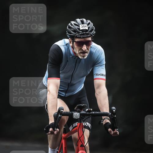 13.09.2026 - Stadtparktriathlon H.Heesch http://msf.ph/oto/10357545 13.09.2026 09:52:24 Radfahren 219, 304, 324 meine-sportfotos.de