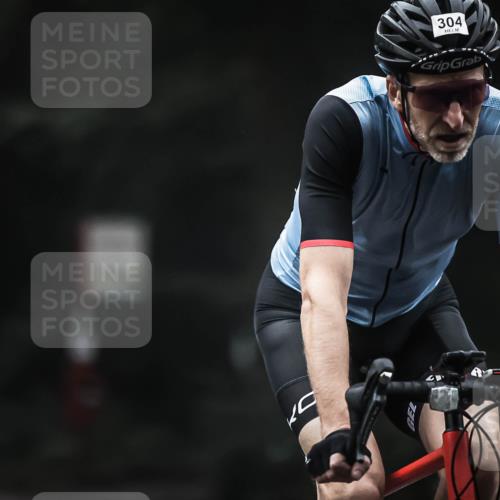 13.09.2026 - Stadtparktriathlon H.Heesch http://msf.ph/oto/10357553 13.09.2026 09:52:24 Radfahren 219, 304, 324 meine-sportfotos.de