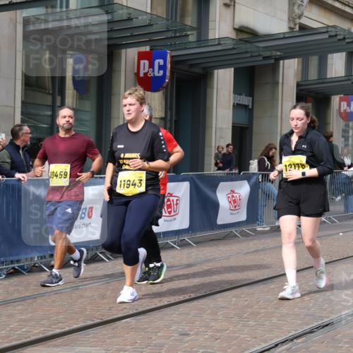 13.09.2026 - 21. swb-Marathon Bremen Strokosch-Dieckow http://msf.ph/oto/10357600 13.09.2026 11:17:59 Ziel 10191, 10192, 10459, 10513, 10535, 10651, 10895, 11808, 11829, 11943, 12177, 12178, 10137, 10713, 10756, 11367, 11482, 11932, 12023, 12226, 12292, 12321, 12373 meine-sportfotos.de