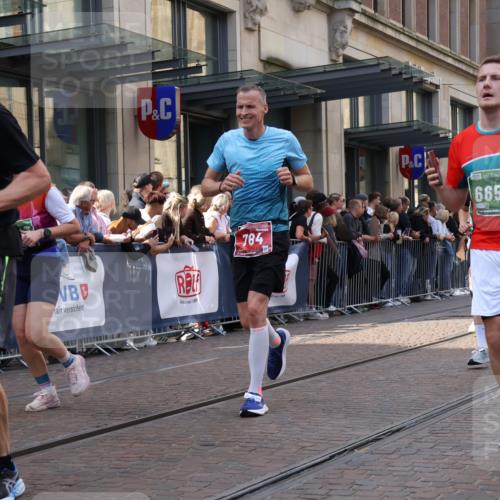 13.09.2026 - 21. swb-Marathon Bremen Strokosch-Dieckow http://msf.ph/oto/10357619 13.09.2026 13:34:36 Ziel 489, 1210, 1967, 2413, 2430, 2525, 2561, 2755, 3181, 3217, 3353, 3380, 3765, 3768, 3842, 4487, 5125, 5415, 5647, 5684, 6085, 6128, 6168, 6244, 6391, 6403, 6627, 6655, 6756, 7123, 7405, 7443, 7462, 7750, 8155, 8182, 8493, 8515, 8552, 8623, 8683, 9038, 9820, 13017, 13018, 13051, 13060, 13180, 682, 784, 809, 911, 1307, 1395, 1871, 2215, 2831, 3029, 3052, 3058, 3068, 3214, 3318, 3388, 3409, 3636, 3890, 4112, 4537, 4616, 5147, 5378, 5488, 5566, 5694, 5760, 5852 meine-sportfotos.de
