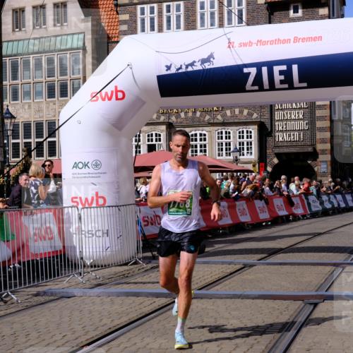 13.09.2026 - 21. swb-Marathon Bremen Tim E. http://msf.ph/oto/10357662 13.09.2026 12:52:55 Ziel 525, 553, 7768, 8729 meine-sportfotos.de