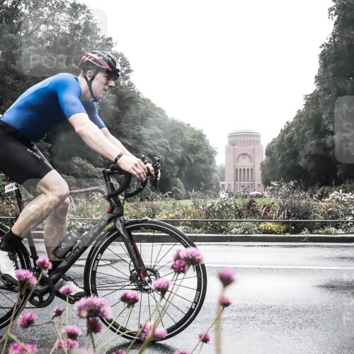 13.09.2026 - Stadtparktriathlon H.Heesch http://msf.ph/oto/10357668 13.09.2026 13:13:04 Radfahren 1339, 1340 meine-sportfotos.de