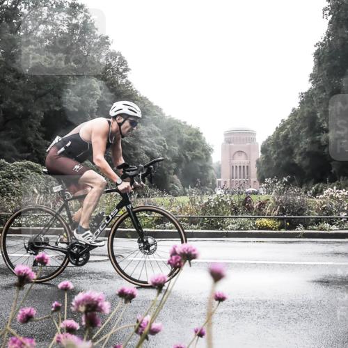 13.09.2026 - Stadtparktriathlon H.Heesch http://msf.ph/oto/10357713 13.09.2026 13:13:21 Radfahren 1323, 1377, 1420 meine-sportfotos.de