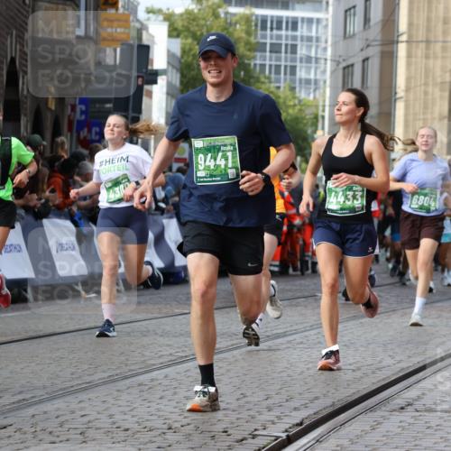 13.09.2026 - 21. swb-Marathon Bremen Strokosch-Dieckow http://msf.ph/oto/10357733 13.09.2026 13:37:31 Ziel 950, 1180, 1285, 1854, 1991, 2531, 2930, 3333, 3627, 3732, 3823, 3894, 3909, 4410, 4448, 4932, 4947, 5388, 5547, 5577, 5612, 5791, 6046, 6431, 6629, 6904, 6947, 6961, 7006, 7445, 7571, 7937, 8268, 8443, 8458, 9140, 9310, 9317, 9415, 9701, 9840, 13077, 581, 3804, 4155, 4159, 4300, 4433, 5624, 5783, 5784, 6032, 6596, 6795, 6804, 6911, 7003, 7635, 8315, 8316, 8380, 9099, 9441, 10062 meine-sportfotos.de