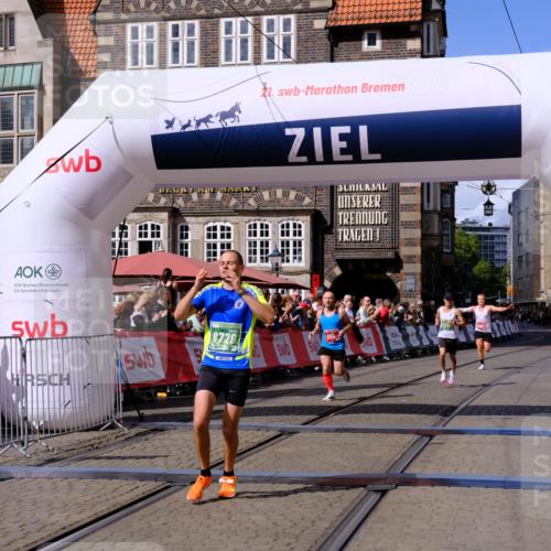 13.09.2026 - 21. swb-Marathon Bremen Tim E. http://msf.ph/oto/10357738 13.09.2026 12:53:07 Ziel 417, 553, 2100, 7244, 8077, 8729, 9522 meine-sportfotos.de