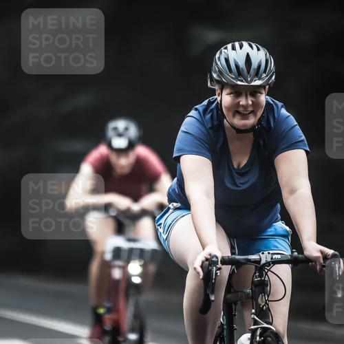 13.09.2026 - Stadtparktriathlon H.Heesch http://msf.ph/oto/10357755 13.09.2026 09:52:50 Radfahren 228, 255, 256, 308, 323 meine-sportfotos.de