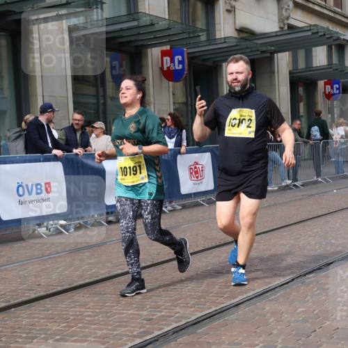 13.09.2026 - 21. swb-Marathon Bremen Strokosch-Dieckow http://msf.ph/oto/10357757 13.09.2026 11:18:04 Ziel 10176, 10191, 10192, 10194, 10459, 10513, 10535, 10600, 10651, 10895, 10899, 12177, 12178, 10137, 10713, 11367, 11482, 11808, 11829, 11932, 11943, 12023, 12226, 12321, 12373 meine-sportfotos.de