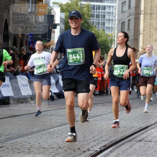 13.09.2026 - 21. swb-Marathon Bremen Strokosch-Dieckow http://msf.ph/oto/10357766 13.09.2026 13:37:32 Ziel 869, 950, 1180, 1285, 1854, 1991, 2531, 3333, 3627, 3732, 3823, 3894, 4448, 4932, 4947, 5388, 5547, 5577, 5612, 5791, 6046, 6431, 6629, 6904, 6947, 6961, 7006, 7571, 7937, 8268, 8443, 8458, 8753, 9140, 9310, 9317, 9415, 9701, 9840, 13077, 581, 4155, 4159, 4300, 4433, 5624, 5783, 5784, 6032, 6596, 6795, 6804, 6911, 7003, 7635, 7985, 8010, 8315, 8316, 8380, 9099, 10062 meine-sportfotos.de