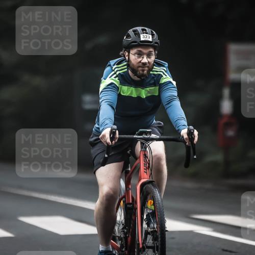 13.09.2026 - Stadtparktriathlon H.Heesch http://msf.ph/oto/10357789 13.09.2026 09:52:53 Radfahren 228, 255, 256, 308, 323 meine-sportfotos.de