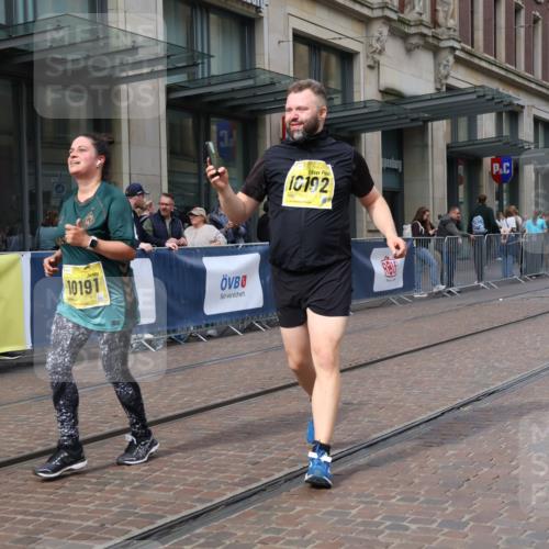 13.09.2026 - 21. swb-Marathon Bremen Strokosch-Dieckow http://msf.ph/oto/10357798 13.09.2026 11:18:04 Ziel 10176, 10191, 10192, 10194, 10459, 10513, 10535, 10600, 10651, 10895, 10899, 12177, 12178, 10137, 10713, 11367, 11482, 11808, 11829, 11932, 11943, 12023, 12226, 12321, 12373 meine-sportfotos.de