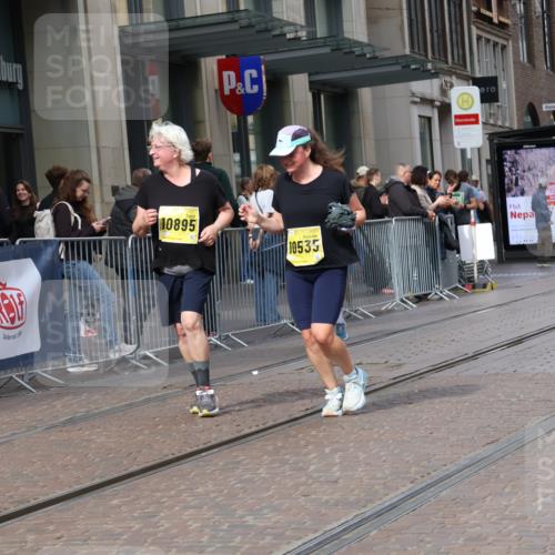 13.09.2026 - 21. swb-Marathon Bremen Strokosch-Dieckow http://msf.ph/oto/10357819 13.09.2026 11:18:08 Ziel 10176, 10191, 10192, 10194, 10459, 10513, 10535, 10600, 10651, 10895, 10899, 10997, 12177, 12178, 12371, 12561, 10137, 10459, 10513, 10713, 11367, 11482, 11808, 11829, 11943, 12023, 12321, 12373 meine-sportfotos.de