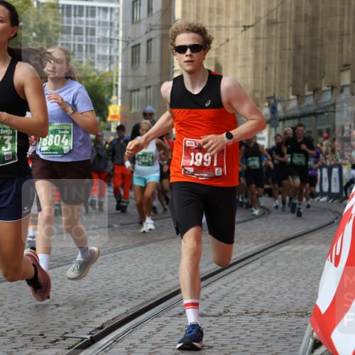 13.09.2026 - 21. swb-Marathon Bremen Strokosch-Dieckow http://msf.ph/oto/10357824 13.09.2026 13:37:34 Ziel 270, 391, 869, 950, 1180, 1854, 1991, 2531, 3333, 3627, 3732, 3823, 3894, 4932, 4947, 5388, 5547, 5577, 5612, 5738, 5791, 6046, 6629, 6904, 6947, 6961, 7006, 7571, 7937, 8268, 8443, 8458, 8753, 9140, 9317, 9701, 13077, 581, 4155, 4159, 5624, 5783, 5784, 6032, 6596, 6795, 7003, 7540, 7635, 7815, 7985, 8010, 8204, 8315, 8316, 9099 meine-sportfotos.de