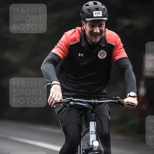 13.09.2026 - Stadtparktriathlon H.Heesch http://msf.ph/oto/10357827 13.09.2026 09:53:07 Radfahren 233, 244, 286, 326 meine-sportfotos.de