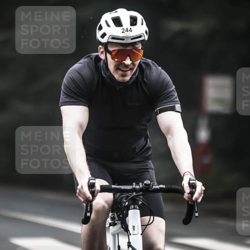 13.09.2026 - Stadtparktriathlon H.Heesch http://msf.ph/oto/10357846 13.09.2026 09:53:09 Radfahren 233, 244, 286, 326 meine-sportfotos.de