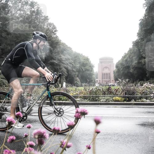 13.09.2026 - Stadtparktriathlon H.Heesch http://msf.ph/oto/10357851 13.09.2026 13:14:08 Radfahren 1198, 1265, 1289, 1473 meine-sportfotos.de