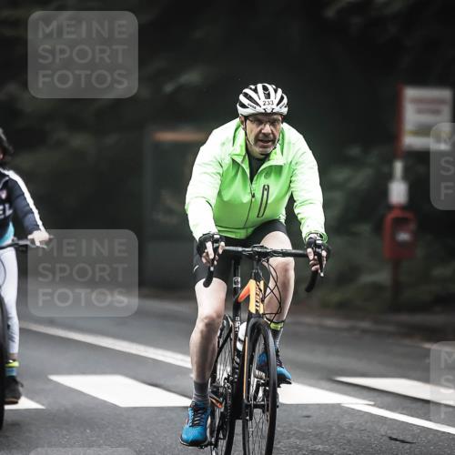 13.09.2026 - Stadtparktriathlon H.Heesch http://msf.ph/oto/10357862 13.09.2026 09:53:12 Radfahren 233, 244, 286, 301, 326 meine-sportfotos.de