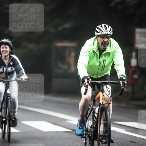 13.09.2026 - Stadtparktriathlon H.Heesch http://msf.ph/oto/10357865 13.09.2026 09:53:12 Radfahren 233, 244, 286, 301, 326 meine-sportfotos.de