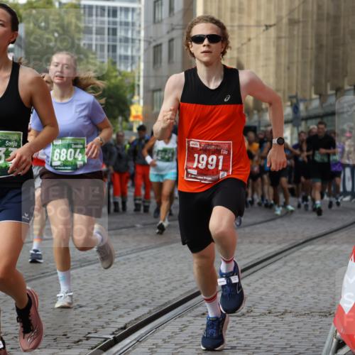 13.09.2026 - 21. swb-Marathon Bremen Strokosch-Dieckow http://msf.ph/oto/10357870 13.09.2026 13:37:34 Ziel 270, 391, 869, 950, 1180, 1854, 1991, 2531, 3333, 3627, 3732, 3823, 3894, 4932, 4947, 5388, 5547, 5577, 5612, 5738, 5791, 6046, 6629, 6904, 6947, 6961, 7006, 7571, 7937, 8268, 8443, 8458, 8753, 9140, 9317, 9701, 13077, 581, 4155, 4159, 5624, 5783, 5784, 6032, 6596, 6795, 7003, 7540, 7635, 7815, 7985, 8010, 8204, 8315, 8316, 9099 meine-sportfotos.de