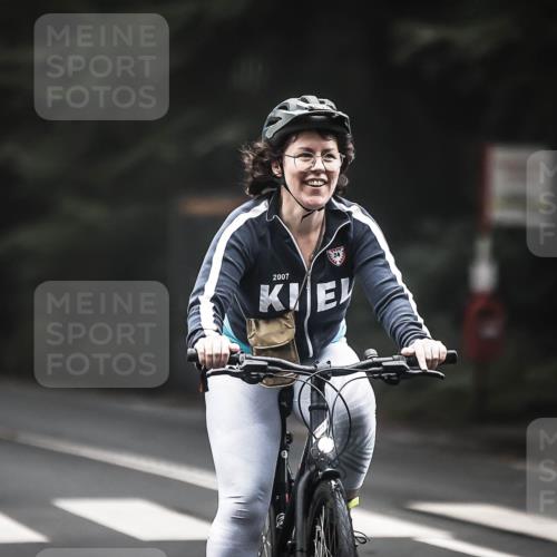 13.09.2026 - Stadtparktriathlon H.Heesch http://msf.ph/oto/10357875 13.09.2026 09:53:13 Radfahren 233, 244, 301, 326 meine-sportfotos.de