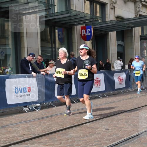13.09.2026 - 21. swb-Marathon Bremen Strokosch-Dieckow http://msf.ph/oto/10357890 13.09.2026 11:18:11 Ziel 10176, 10194, 10535, 10600, 10651, 10895, 10899, 10997, 12371, 12561, 10137, 10191, 10192, 10459, 10513, 10713, 11482, 11808, 11829, 11943, 12023, 12177, 12178, 12321, 12373 meine-sportfotos.de
