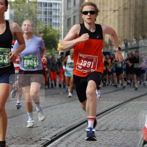 13.09.2026 - 21. swb-Marathon Bremen Strokosch-Dieckow http://msf.ph/oto/10357893 13.09.2026 13:37:34 Ziel 270, 391, 869, 950, 1180, 1854, 1991, 2531, 3333, 3627, 3732, 3823, 3894, 4932, 4947, 5388, 5547, 5577, 5612, 5738, 5791, 6046, 6629, 6904, 6947, 6961, 7006, 7571, 7937, 8268, 8443, 8458, 8753, 9140, 9317, 9701, 13077, 581, 4155, 4159, 5624, 5783, 5784, 6032, 6596, 6795, 7003, 7540, 7635, 7815, 7985, 8010, 8204, 8315, 8316, 9099 meine-sportfotos.de