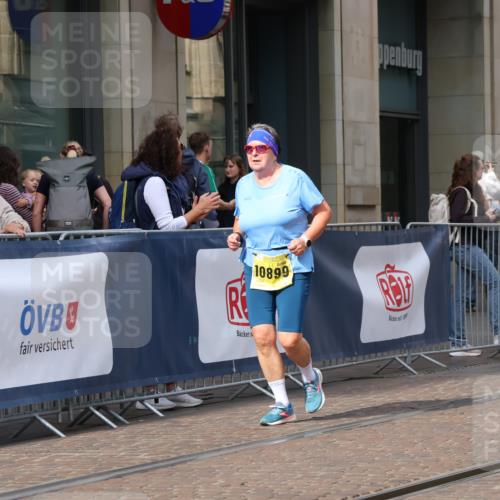 13.09.2026 - 21. swb-Marathon Bremen Strokosch-Dieckow http://msf.ph/oto/10357938 13.09.2026 11:18:13 Ziel 10176, 10194, 10535, 10600, 10651, 10895, 10899, 10997, 12371, 12422, 12561, 10137, 10191, 10192, 10459, 10513, 10713, 11482, 11808, 11829, 11943, 12023, 12177, 12178, 12373 meine-sportfotos.de