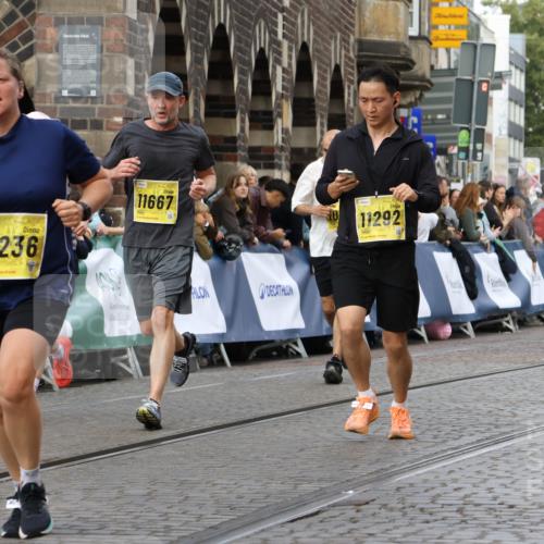 13.09.2026 - 21. swb-Marathon Bremen Strokosch-Dieckow http://msf.ph/oto/10357953 13.09.2026 10:57:20 Ziel 10157, 10408, 10610, 10772, 11000, 11079, 11236, 11328, 11484, 11946, 12032, 12284, 10177, 10226, 10300, 10394, 10517, 10518, 11106, 11365, 11480, 11498, 11609, 11734, 11965, 11966, 12037, 12111, 12372 meine-sportfotos.de