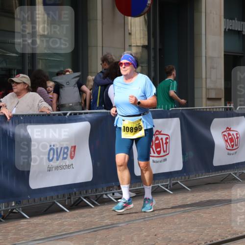 13.09.2026 - 21. swb-Marathon Bremen Strokosch-Dieckow http://msf.ph/oto/10357954 13.09.2026 11:18:13 Ziel 10176, 10194, 10535, 10600, 10651, 10895, 10899, 10997, 12371, 12422, 12561, 10137, 10191, 10192, 10459, 10513, 10713, 11482, 11808, 11829, 11943, 12023, 12177, 12178, 12373 meine-sportfotos.de